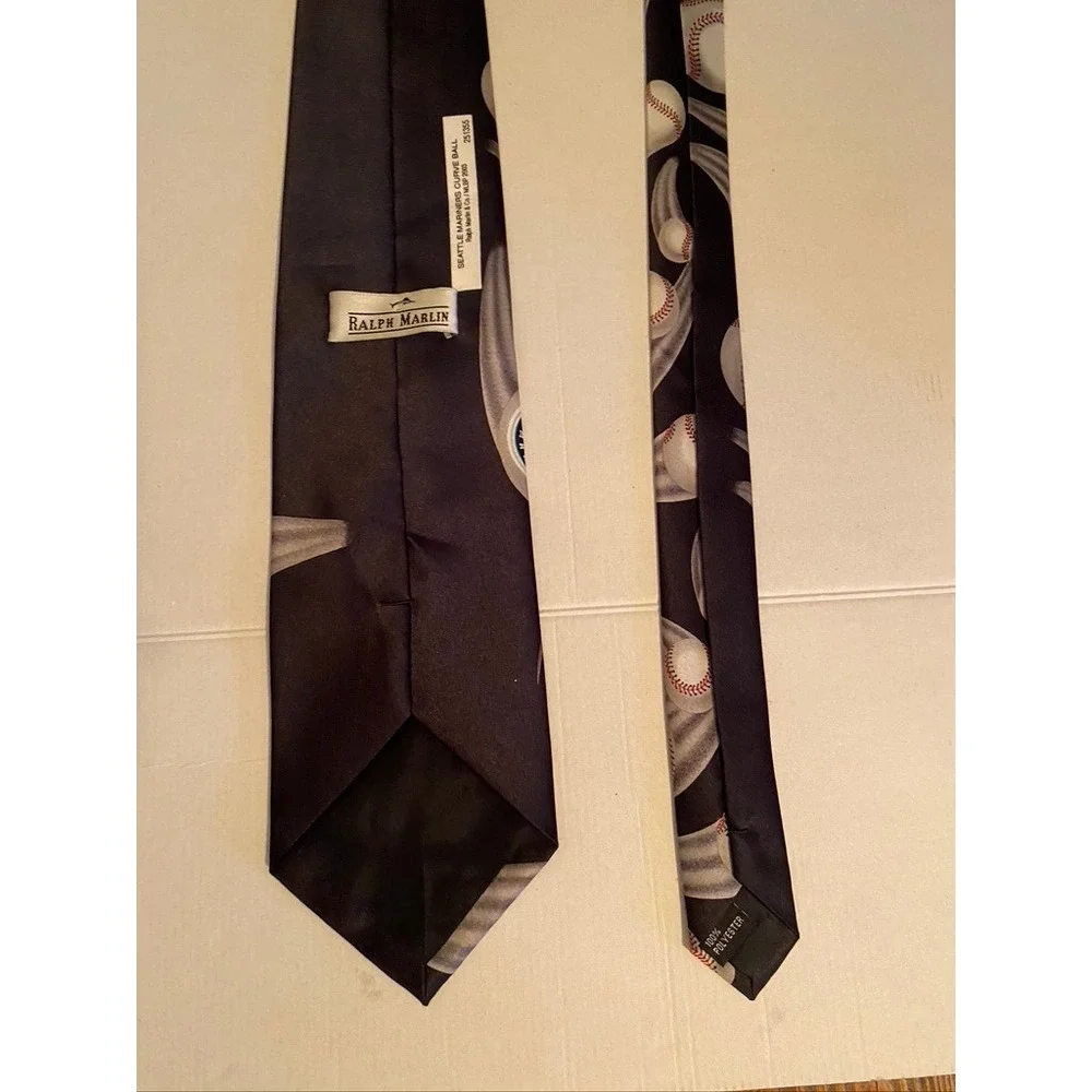 Ralph Marlin Seattle Mariners Curve Ball MLB Necktie Black Baseball 2003 251355